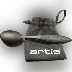 Artis brush, Elite Oval 7 black, with pouch.